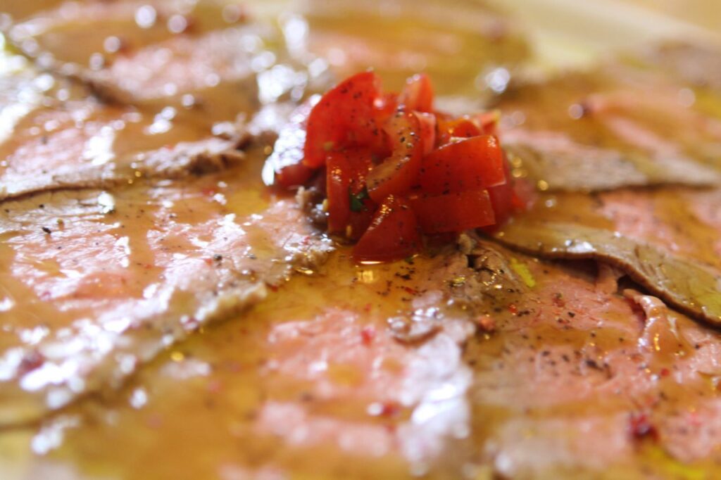 Carpaccio tiepido di manzo
